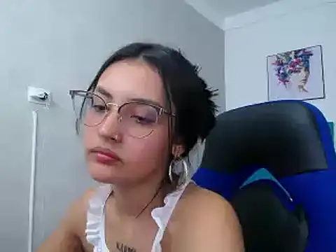 Snapshot of antonella_sweetlittle chatting on 02.21.25 antonella sweetlittle online show from 02.21.25