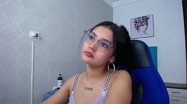 Snapshot of antonella_sweetlittle chatting on 03.05.25 antonella sweetlittle online show from 03.05.25