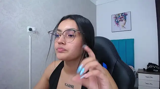 Snapshot of antonella_sweetlittle chatting on 03.18.25 antonella sweetlittle online show from 03.18.25