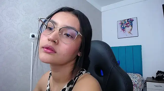 Snapshot of antonella_sweetlittle chatting on 03.19.25 antonella sweetlittle online show from 03.19.25