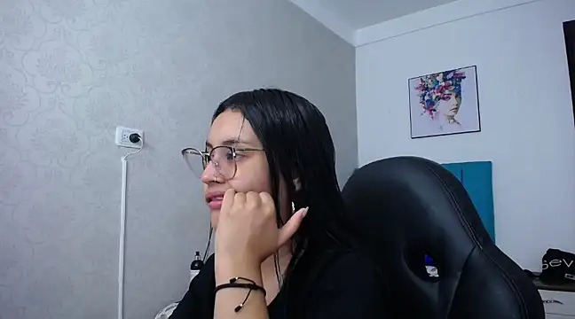 Snapshot of antonella_sweetlittle chatting on 03.20.25 antonella sweetlittle online show from 03.20.25