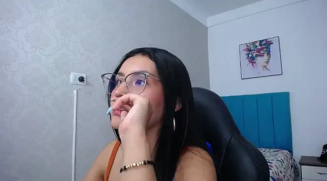 Snapshot of antonella_sweetlittle chatting on 03.21.25 antonella sweetlittle online show from 03.21.25
