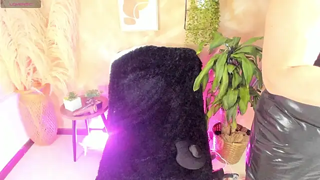 Snapshot of anyclark_ chatting on 07.19.26 anyclark online show from 07.19.26