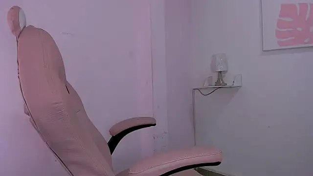 Snapshot of Evelin_shy chatting on 03.12.26 Evelin shy online show from 03.12.26