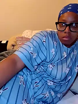 Snapshot of madamsensuale chatting on 12.31.24 madamsensuale online show from 12.31.24