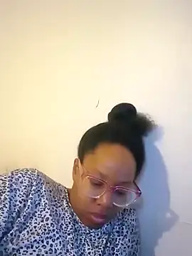 Snapshot of madamsensuale chatting on 01.19.25 madamsensuale online show from 01.19.25