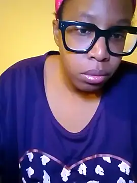 Snapshot of madamsensuale chatting on 03.22.25 madamsensuale online show from 03.22.25