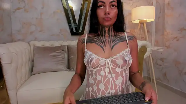 Snapshot of hanna_slut_ chatting on 09.09.25 hanna slut online show from 09.09.25