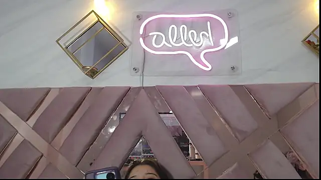 Snapshot of _Emily_v chatting on 12.30.24 Emily v online show from 12.30.24