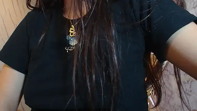 Snapshot of _Emily_v chatting on 12.31.24 Emily v online show from 12.31.24