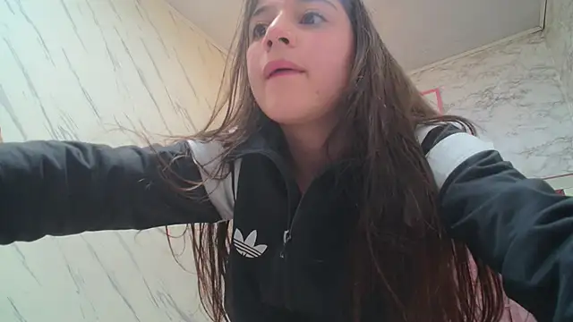 Snapshot of _Emily_v chatting on 12.31.24 Emily v online show from 12.31.24