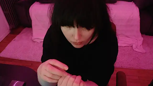 Snapshot of Lynylou chatting on 12.01.24 Lynylou online show from 12.01.24