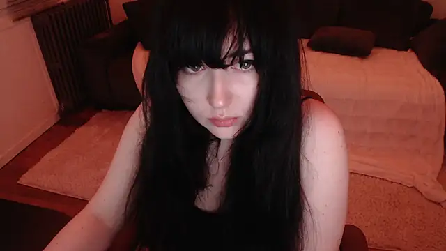 Snapshot of Lynylou chatting on 12.03.24 Lynylou online show from 12.03.24