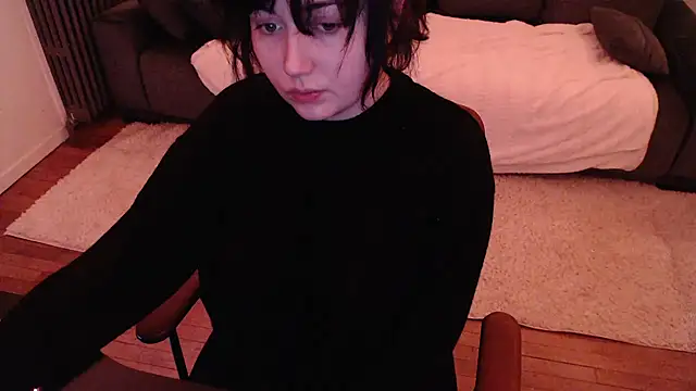 Snapshot of Lynylou chatting on 02.19.25 Lynylou online show from 02.19.25