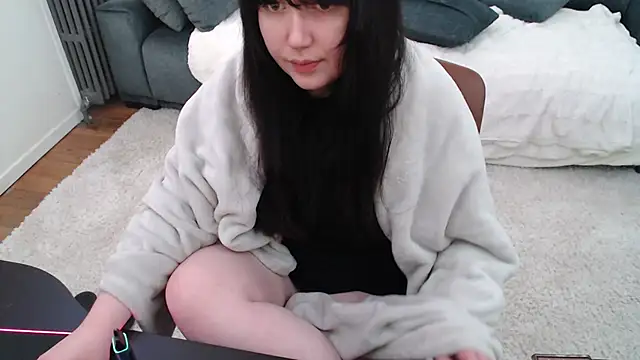 Snapshot of Lynylou chatting on 02.26.25 Lynylou online show from 02.26.25