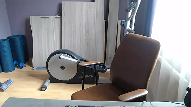 Snapshot of Lynylou chatting on 09.10.25 Lynylou online show from 09.10.25