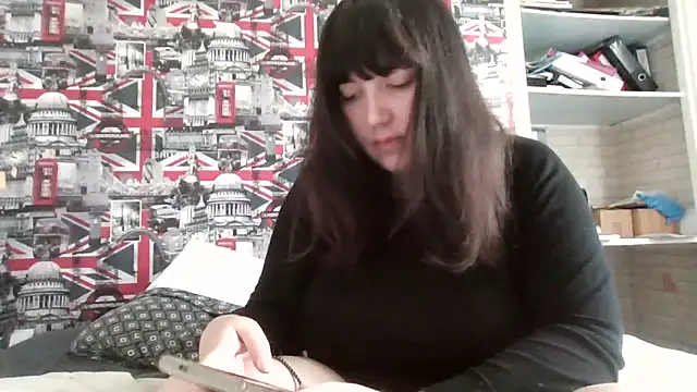 Snapshot of Lynylou chatting on 09.23.25 Lynylou online show from 09.23.25