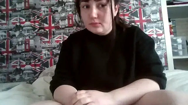 Snapshot of Lynylou chatting on 10.30.25 Lynylou online show from 10.30.25