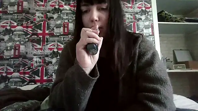 Snapshot of Lynylou chatting on 11.21.25 Lynylou online show from 11.21.25