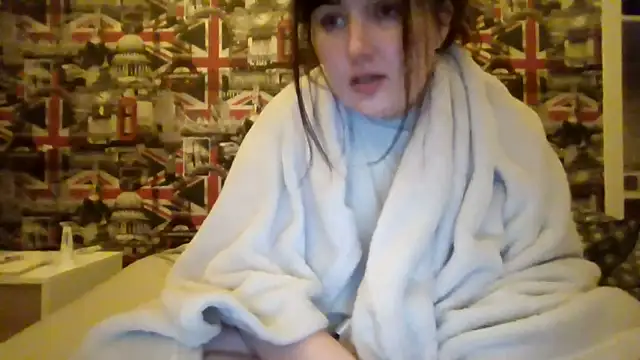 Snapshot of Lynylou chatting on 11.30.25 Lynylou online show from 11.30.25