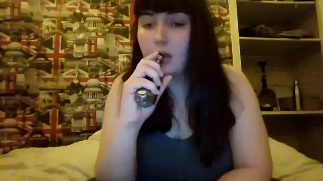 Snapshot of Lynylou chatting on 12.21.25 Lynylou online show from 12.21.25