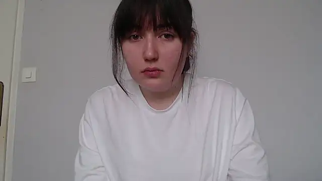 Lynylou online show from 03.10.26