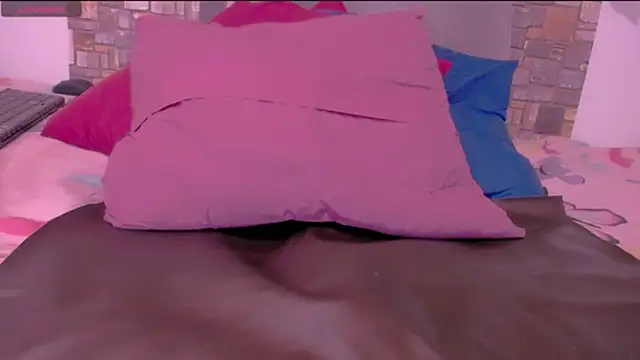 CrazyRousex online show from 12.17.25