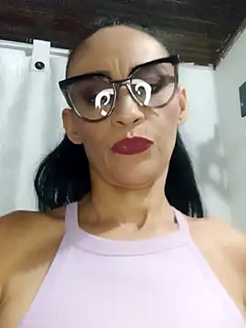 Snapshot of BarbaraMature chatting on 10.18.25 BarbaraMature online show from 10.18.25