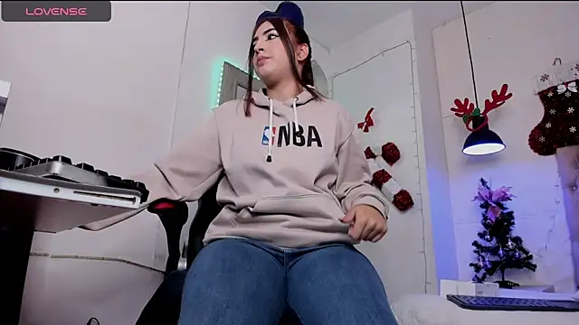 angel hardy dl online show from 01.03.25