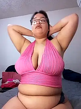 Snapshot of Angiee2001 chatting on 02.06.25 Angiee2001 online show from 02.06.25