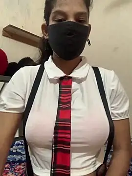 Snapshot of hottiess69 chatting on 09.19.25 hottiess69 online show from 09.19.25
