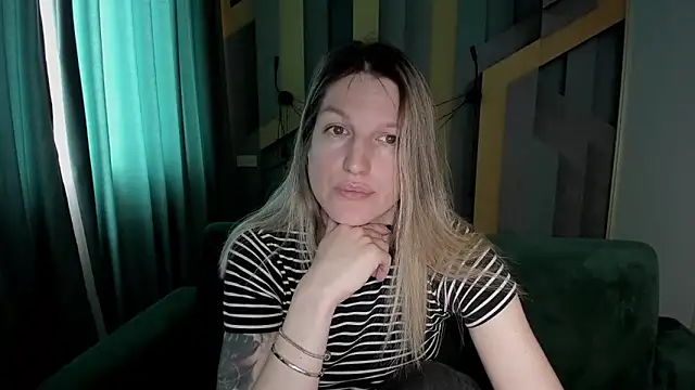 EmilyWalkeri online show from 04.29.26