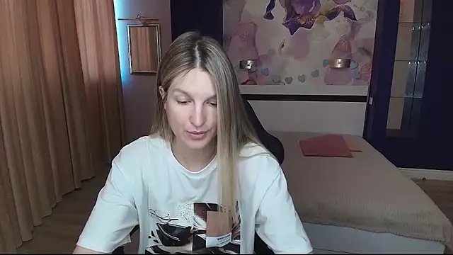 EmilyWalkeri online show from 06.16.26