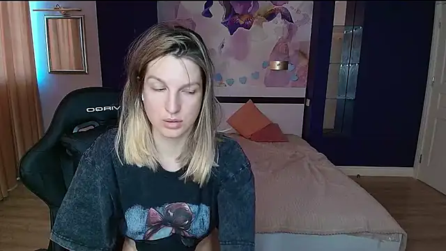 EmilyWalkeri online show from 06.28.26