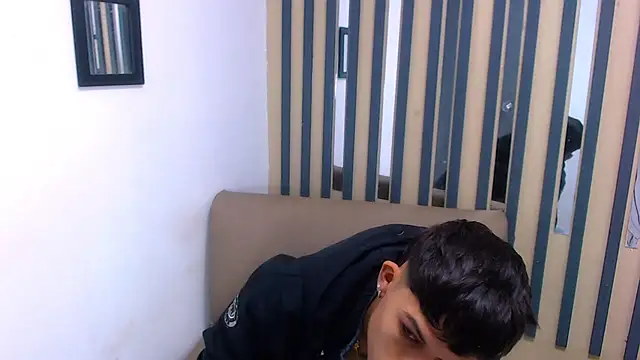 Levis Montes online show from 01.04.25