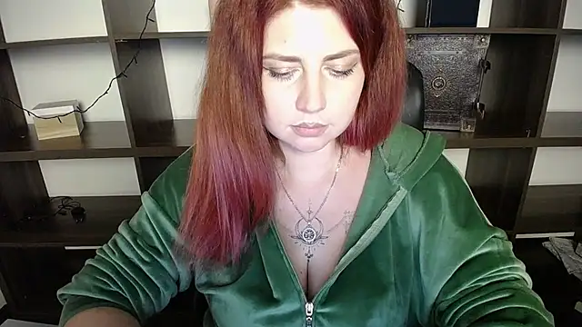 Snapshot of Lizzy_Love chatting on 01.21.25 Lizzy Love online show from 01.21.25