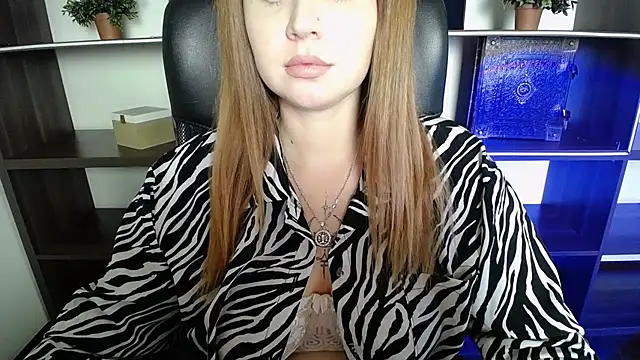 Snapshot of Lizzy_Love chatting on 03.13.25 Lizzy Love online show from 03.13.25