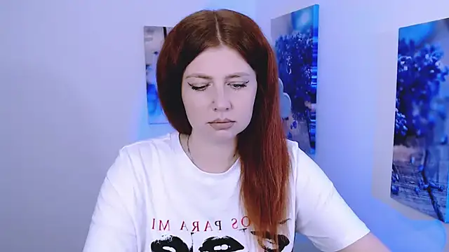 Snapshot of Lizzy_Love chatting on 10.20.25 Lizzy Love online show from 10.20.25