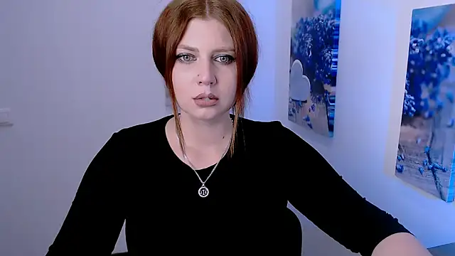 Snapshot of Lizzy_Love chatting on 11.07.25 Lizzy Love online show from 11.07.25