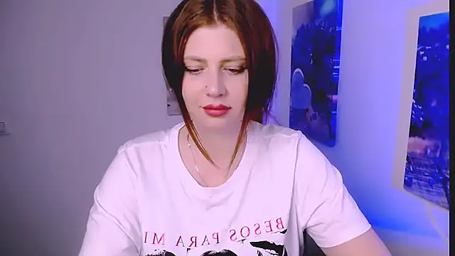 Snapshot of Lizzy_Love chatting on 12.15.25 Lizzy Love online show from 12.15.25