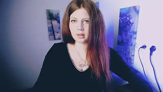 Snapshot of Lizzy_Love chatting on 04.16.26 Lizzy Love online show from 04.16.26