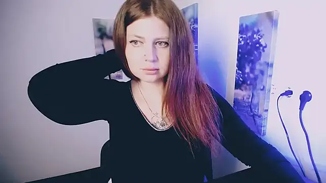 Snapshot of Lizzy_Love chatting on 04.16.26 Lizzy Love online show from 04.16.26