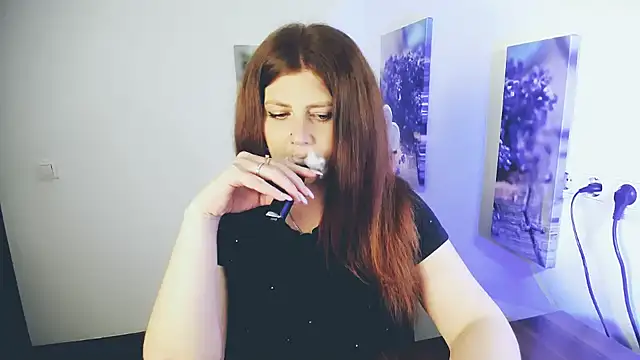 Snapshot of Lizzy_Love chatting on 05.22.26 Lizzy Love online show from 05.22.26