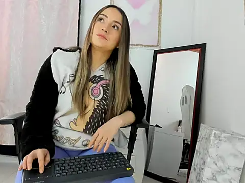 Snapshot of cindy_love2 chatting on 03.15.26 cindy love2 online show from 03.15.26