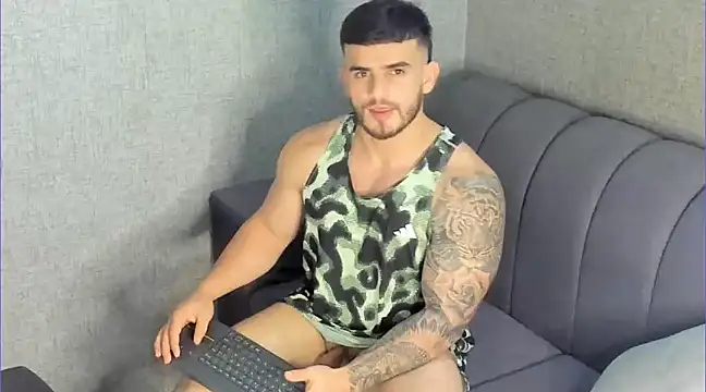 Snapshot of Ricardogo19 chatting on 12.31.24 Ricardogo19 online show from 12.31.24