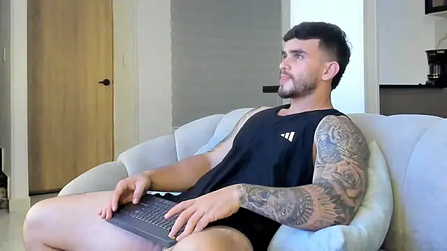 Snapshot of Ricardogo19 chatting on 02.07.26 Ricardogo19 online show from 02.07.26