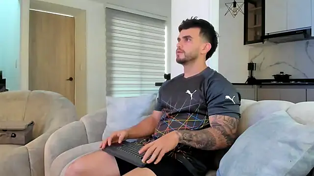 Snapshot of Ricardogo19 chatting on 02.18.26 Ricardogo19 online show from 02.18.26