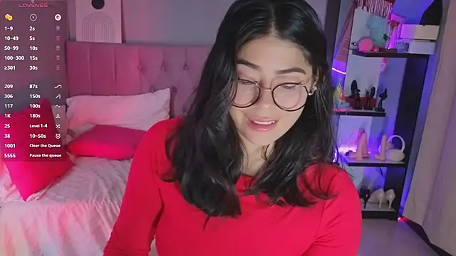 LoaLuxury online show from 02.14.26