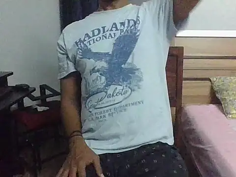 Snapshot of IndianEurope chatting on 09.11.25 IndianEurope online show from 09.11.25