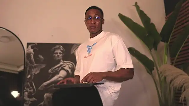 Logan Varela online show from 02.16.25